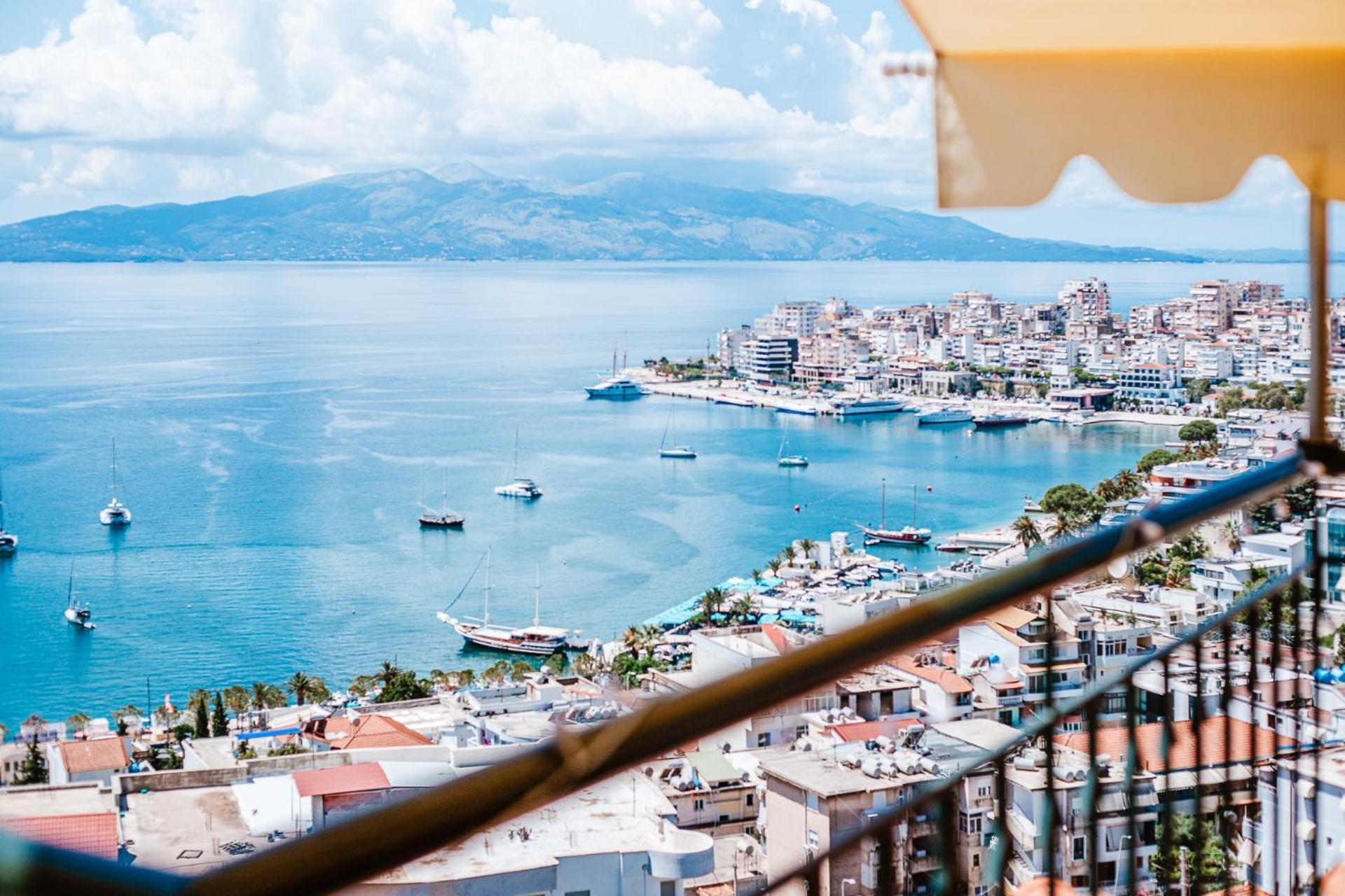 Lost At Sea Sarande Luaran gambar